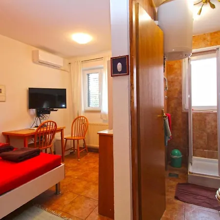 Apartment Fuer 2 Personen Ca 19 Qm In Pula, Istrien Istrische Riviera