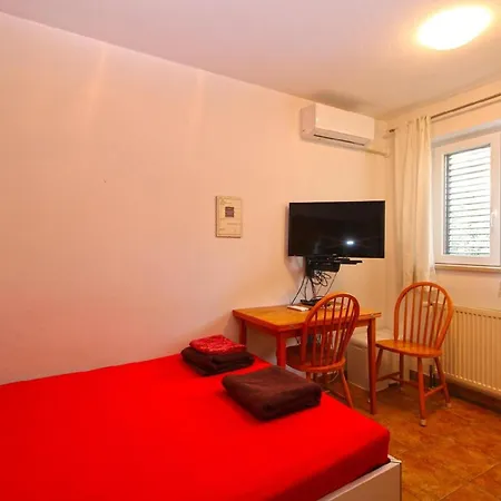 Fuer 2 Personen Ca 19 Qm In Pula, Istrien Istrische Riviera Pula